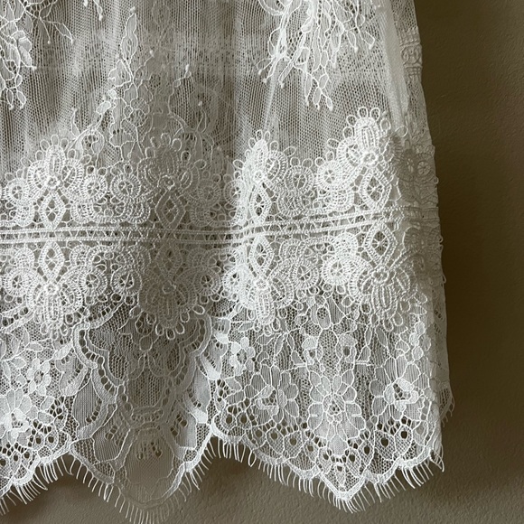 Beautiful WHBM Lace Top * Size PS - Picture 5 of 5